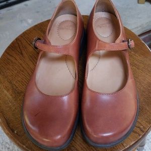 Dansko Women's Mary Jane Brown Leather Shoes Size 39